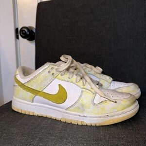 Nike Size 8‎ White and Yellow Sneakers